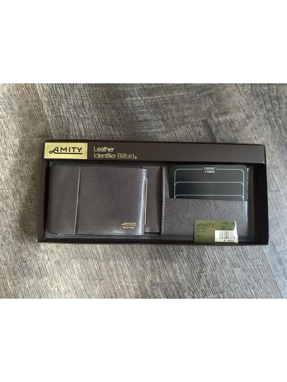 New In Box Vintage Amity Bi-fold Leather Mustang Gray Brown Identifier Wallet
